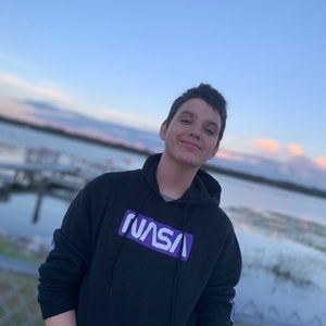 Meet your Posher, Logan